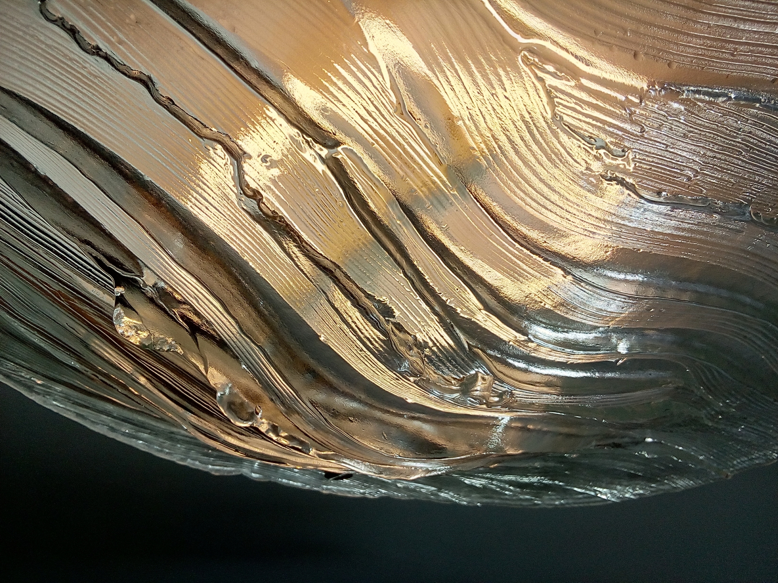Color and texture of a glass lamp